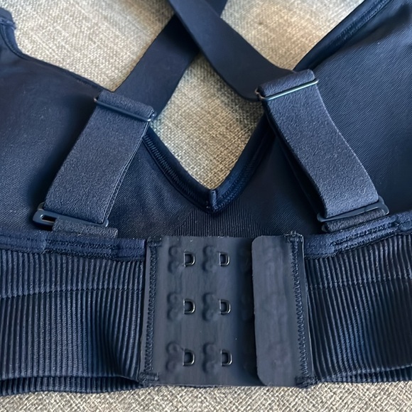 Alo Seamless Ribbed Strength Bra Size Small * - Picture 5 of 8